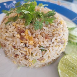 ข้าวผัดปลาเค็ม