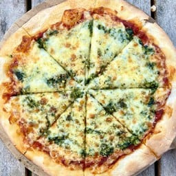 พิซซ่าผักโขม M lineman