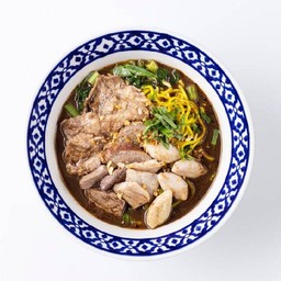 ก๋วยเตี๋ยวนักเลงหมูสไลซ์ฟรีเมี่ยม