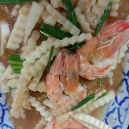 กุ้งผัดยอดมะพร้าว