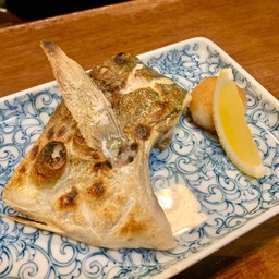 แก้มปลาชิมะอาจิย่างเกลือ