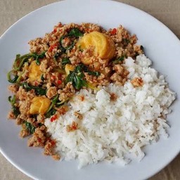 ข้าวราดกระเพราหมูสับ+เต้าหู้ไข่