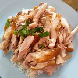 ข้าวหน้าไก่ น้ำจิ้มแจ่ว
