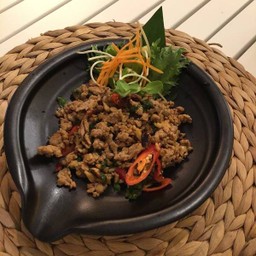 เนื้อสับผัดพริกโหรพา