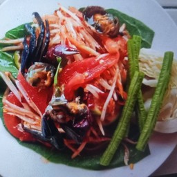 ส้มตำโคราช ใส่ปู