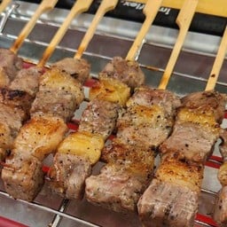 50. F เนื้อย่างพรีเมียมโคขุน 5 ไม้ ฟรี 1 ไม้