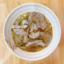 ก๋วยเตี๋ยวหมูต้มยำโบราณ