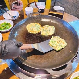 Shin Migyeong Hongdae Dakgalbi