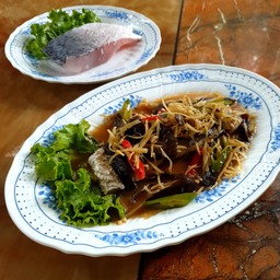 ปลากะพงนึ่งบ๊วย