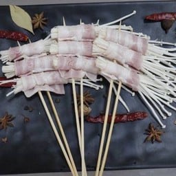 เบคอนพันเห็ดเข็มทอง培根金针菇
