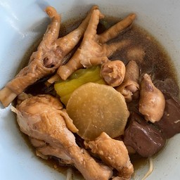 คุณใหม ก๋วยเตี๋ยวน้ำตกและเครื่องดื่ม