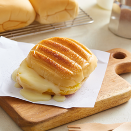 ปังปิ้งกลมเนย นม