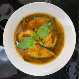 ฟรี!! ข้าวหอมมะลิ +แกงคั่วพริกปลาดุกใบยี่หร่า + ผักสด (ถุงใหญ่)