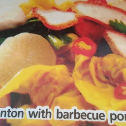 เกี๊ยวหมูแดง