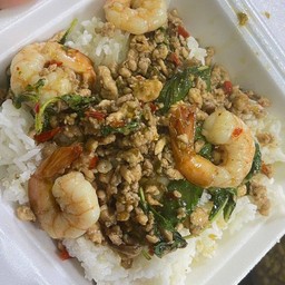 ข้าวกระเพาหมุสับกุ้ง