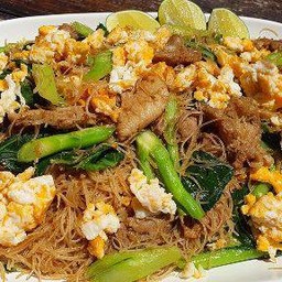 ผัดซีอิ้วเส้นหมี่