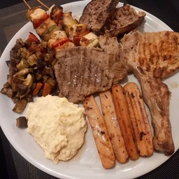 Grigliata mista di carne con 2 contorni
