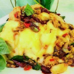 ผัดกะเพรา  ไข่ข้น ราดข้าว