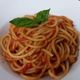 Pasta con pomodoro fresco
