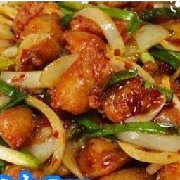 เอ็นไก่ทอดผัดเม็ดมะม่วง