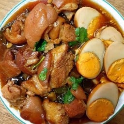 ขาหมู เป็นกับข้าว