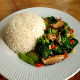 ข้าวราดแขนงปลาเค็ม