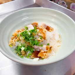 ข้าวต้มหมูกรอบ