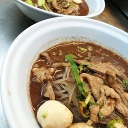 ก๋วยเตี๋ยวเรือ ไม่ใส่เลือดสดเพิ่ม