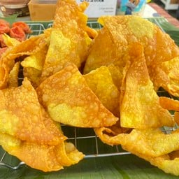 ลูกชิ้นทอดกรอบ น้องปอเปี๊ยะ