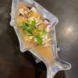 ปลาหมึกไข่นึ่งมะนาว