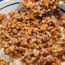 ข้าวหมูสับกระเทียม