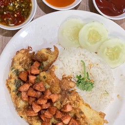 ข้าวไข่เจียวไส้กรอก