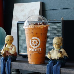 ชานมเย็นใส่ไข่มุกบุกบราวชูการ์