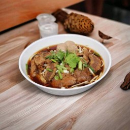 ก๋วยเตี๋ยวหมูตุ๋น นิวนิว สาขา ลำปาง