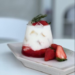 นมสดสตอเบอร์รี่เย็น