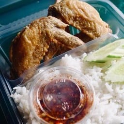 ข้าวปีกไก่ทอด