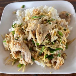 ข้าวแห้งปลาผัด