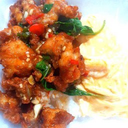Crispy Chicken Basil With Rice