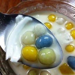 บัวลอยรวม เผือก มะพร้าวอ่อนไม่ใส่ไข่