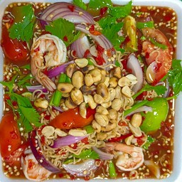 ยำมาม่ากุ้งสุก