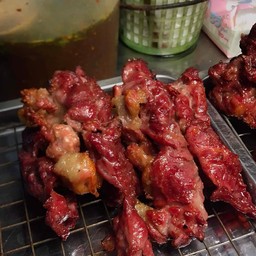 เนื้อแดง (ติดมันเล็กน้อย)