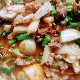แกงป่าเนื้อใบยี่หร่า