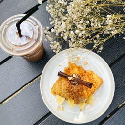 Nutella Choc and Banana Croissant(delivery)