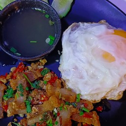 หมูกรอบคั่วพริกเกลือ