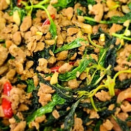 ข้าวกระเพราหมูชิ้น