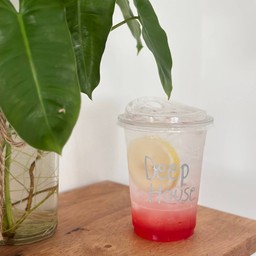 สตอเบอรี่โซดา