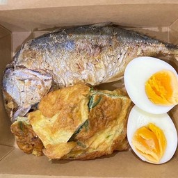 ปลาทู 1+ไข่ต้ม 1+ ไข่เจียวชะอม