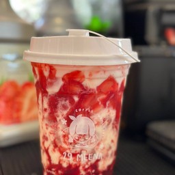 Strawberry Fresh Milk (สตรอว์เบอร์รี่นมสด)