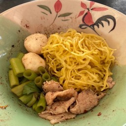 บะหมี่น้ำตก เนื้อ