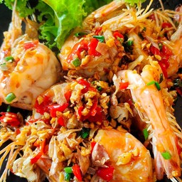 ข้าวราดกุ้งคั่วพริกเกลือ